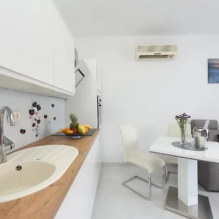 Lant Apartment