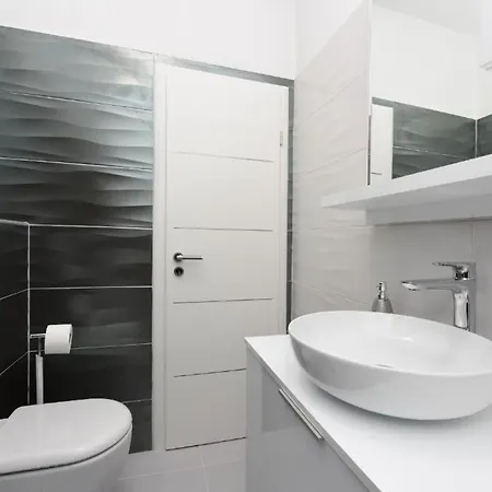 Lant Apartment